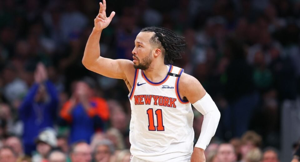 Knicks 'finding ways to win,' go up 2-0 on Celtics